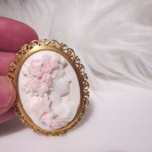 Old Timey Grecian style Broach very old, rare Collectors, very old